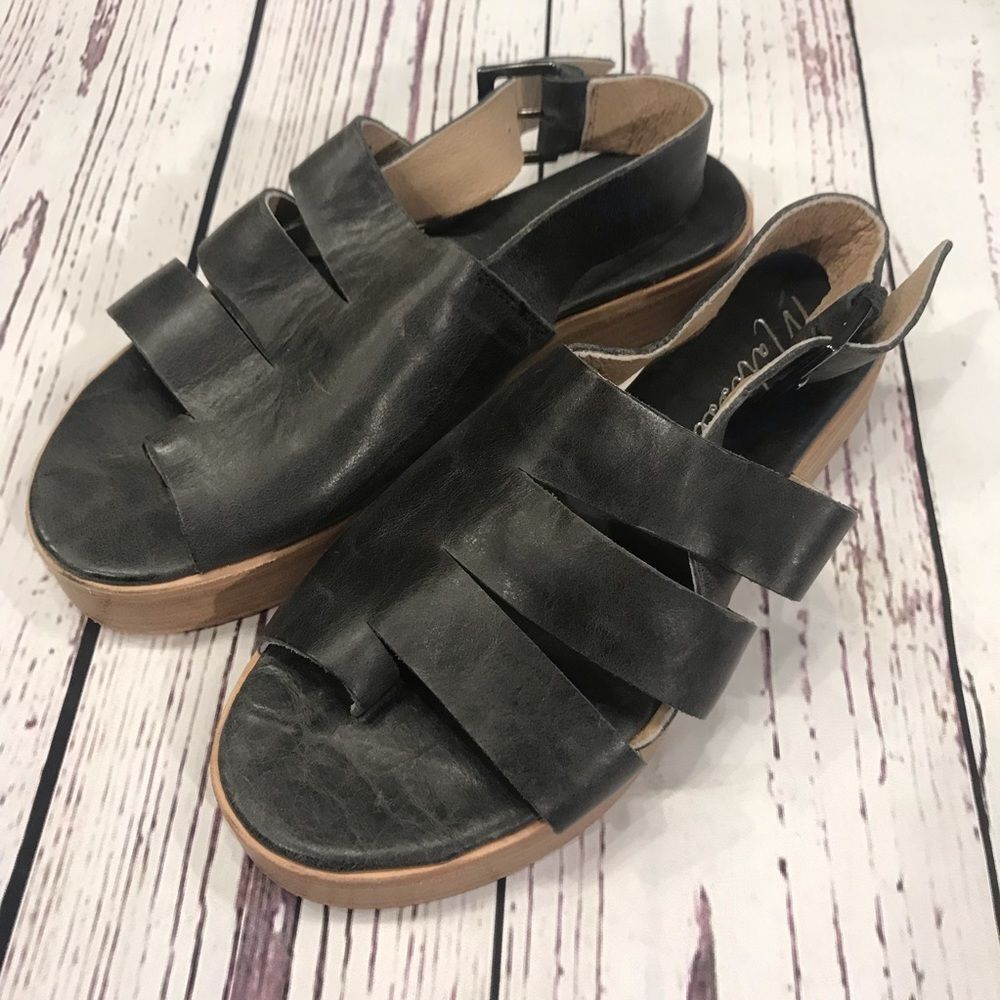 Women's Matisse Holland Sandals Leather Size 6 Black